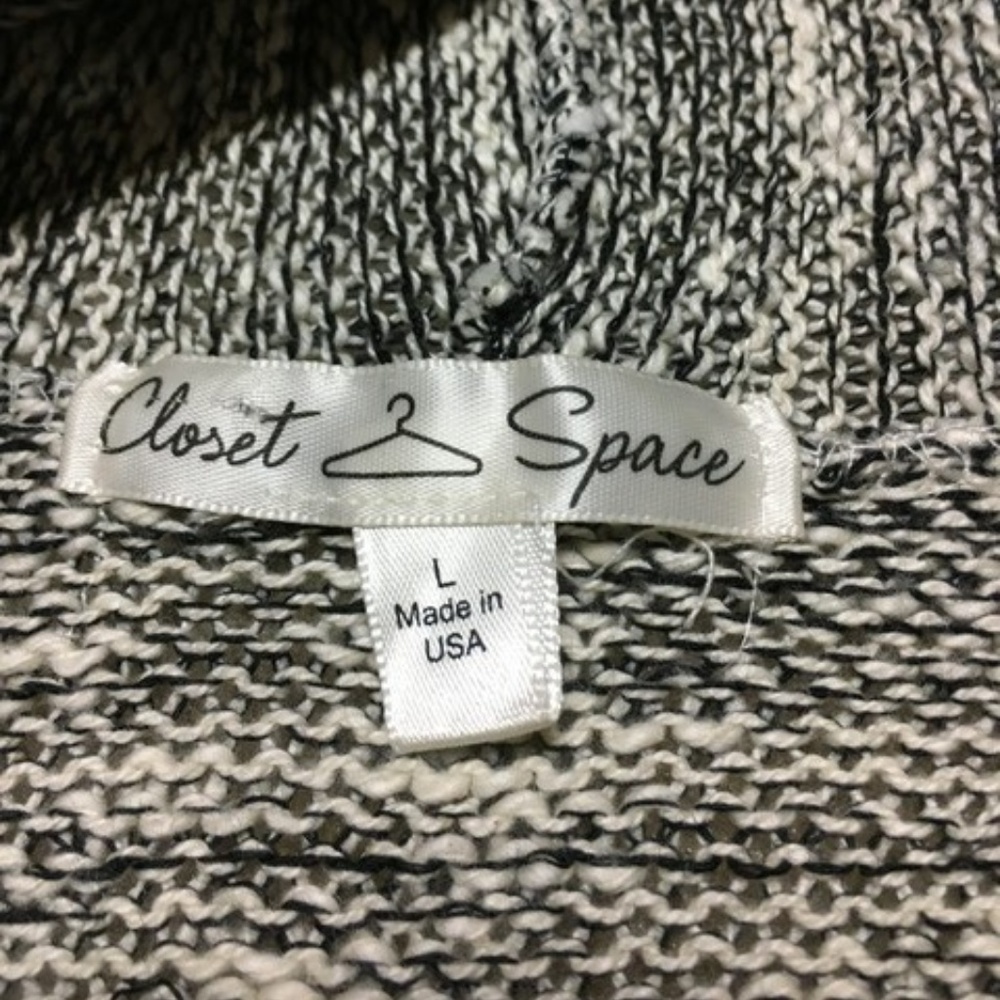 sweater - Picture 3 of 4